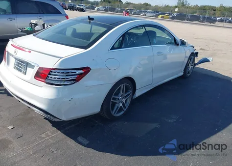 2016 Mercedes-Benz E 400 z USA, uszkodzony, nr VIN WDDKJ6FB4GF325555